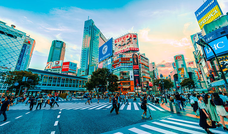 Why Study Abroad in Japan? 9 Reasons to Inspire You